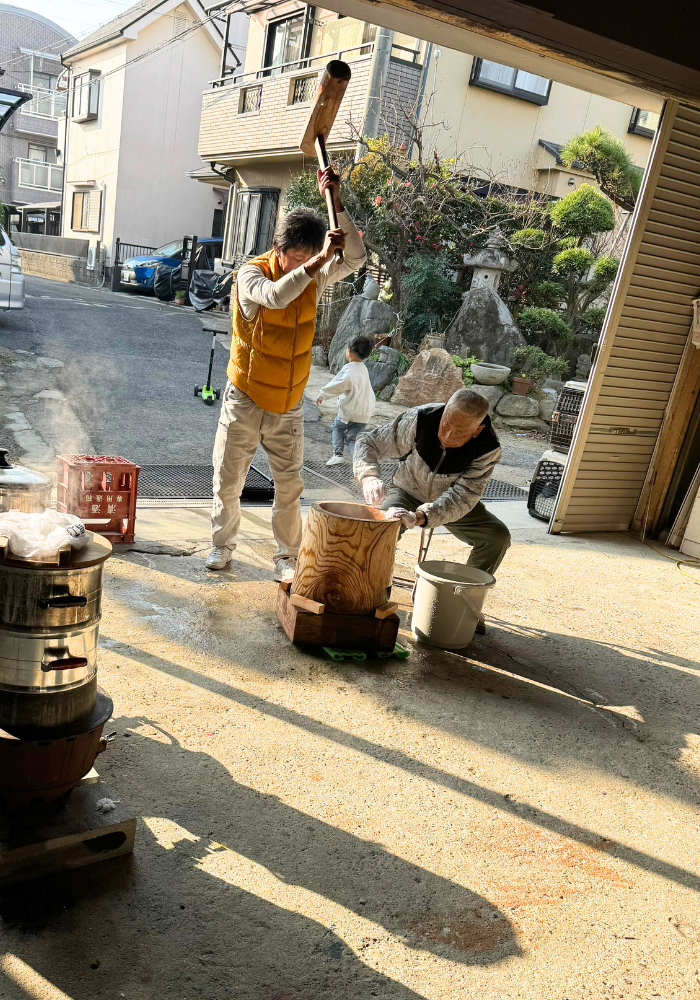 お餅つき